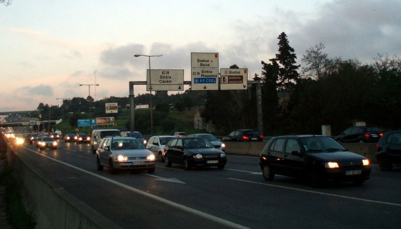 Acidente com três viaturas no IC19 congestiona trânsito - Sintra Notícias