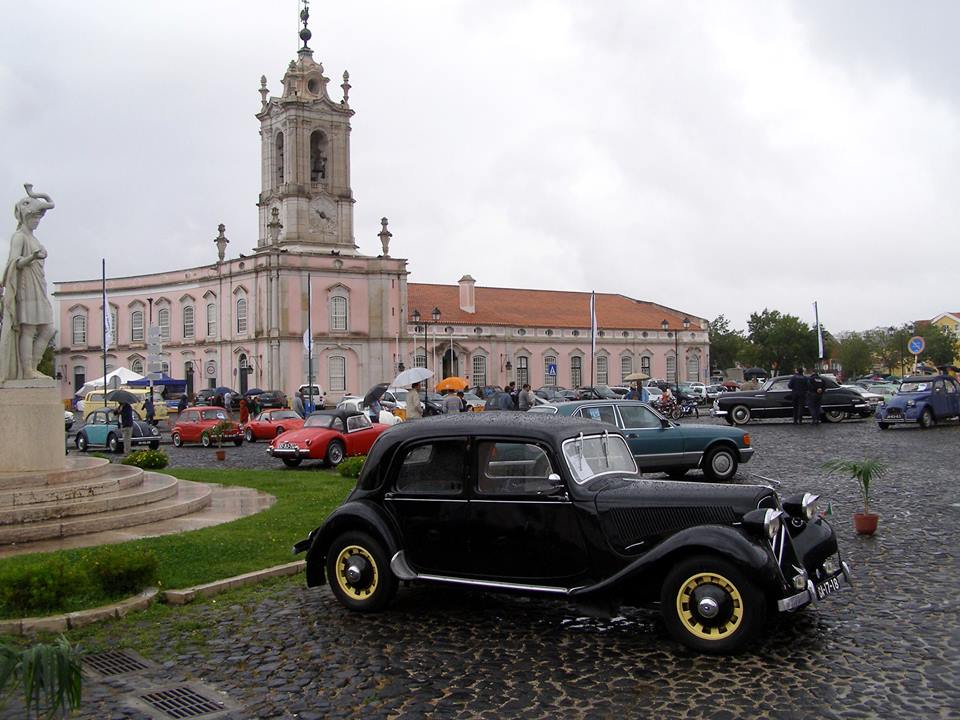 Mostra de veículos clássicos em Queluz - Sintra Notícias