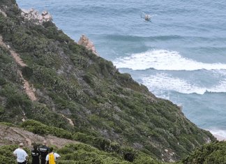 Buscas por jovem de 26 anos desaparecido na Praia da Ursa