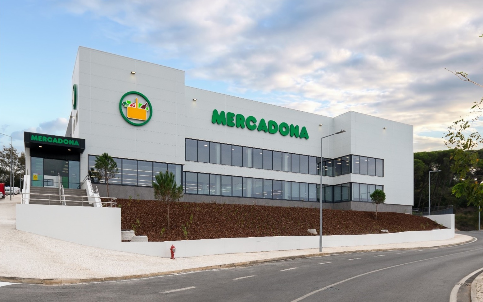 Mercadona opened a supermarket in Tapada das Mercês