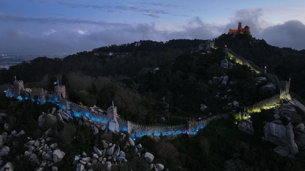 DR PSML | Castelo dos Mouros com as cores da bandeira da Ucrânia