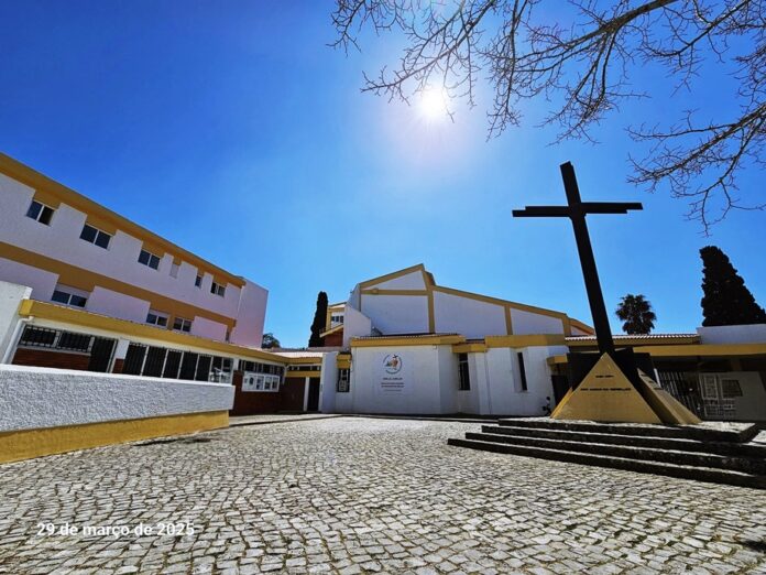 Igreja Paroquial de Nossa Senhora da Conceição em Queluz foto paróquia