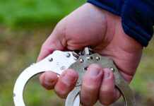 Dois homens detidos por violência doméstica em Monte Abraão e Agualva