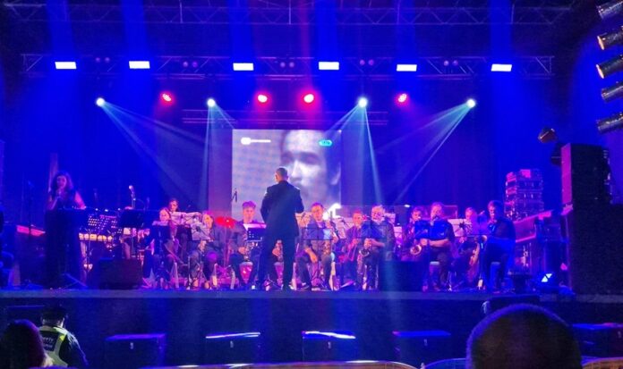 orquestra ligeirade almoçageme Foto OL de almoçageme