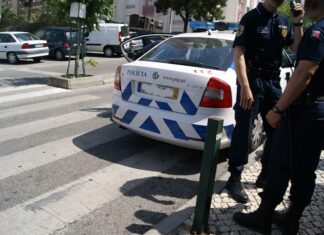 PSP apreende faca a homem detido por condução ilegal no Cacém