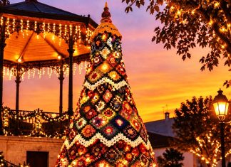 Terrugem desafia comunidade a criar uma Árvore de Natal feita de rosetas de malha